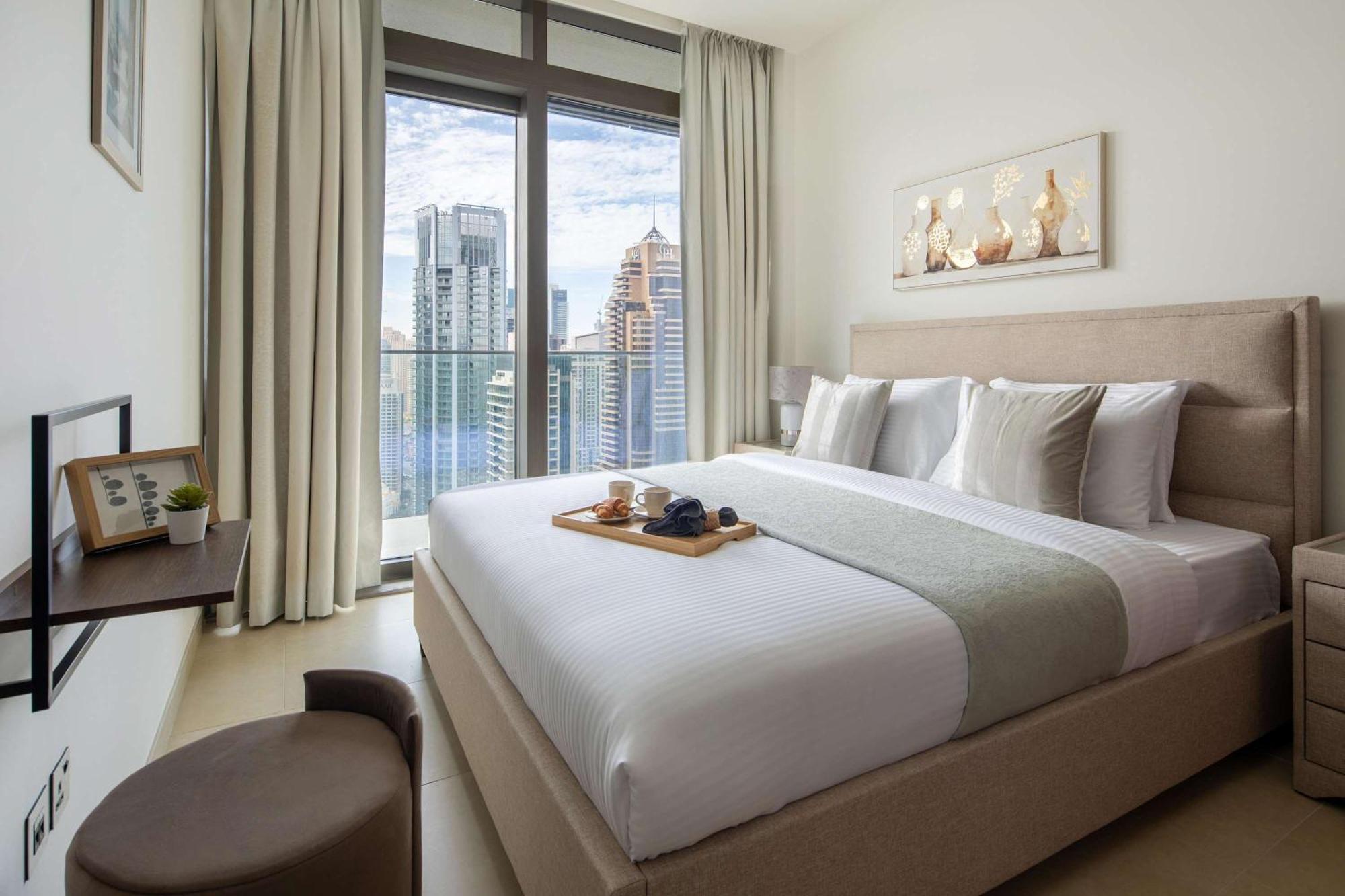 Frank Porter - Marina Gate Apartment Dubai