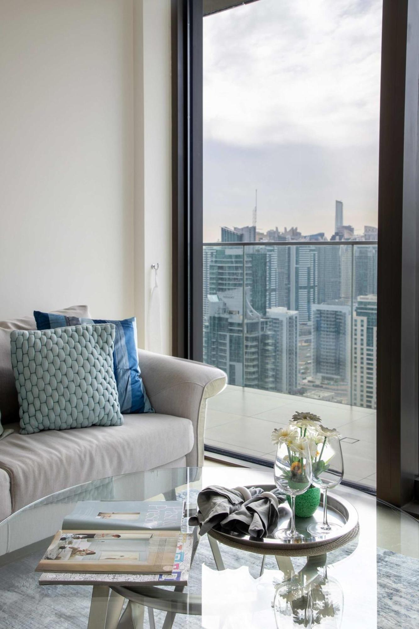 Frank Porter - Marina Gate Apartment *